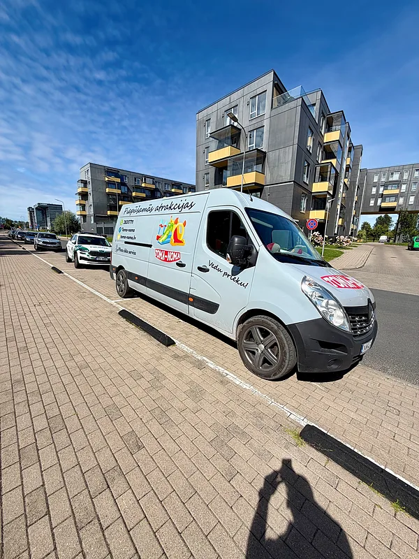 Toma-noma transporta vienība ir ietilpīga un vizuāli... vērtējiet paši.