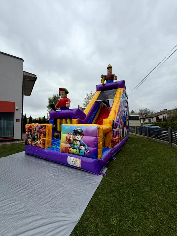 Šī gada karstākais modelis - ROBLOX ! Tā nav tikai spēle, tas ir piedzīvojums pagalmā!